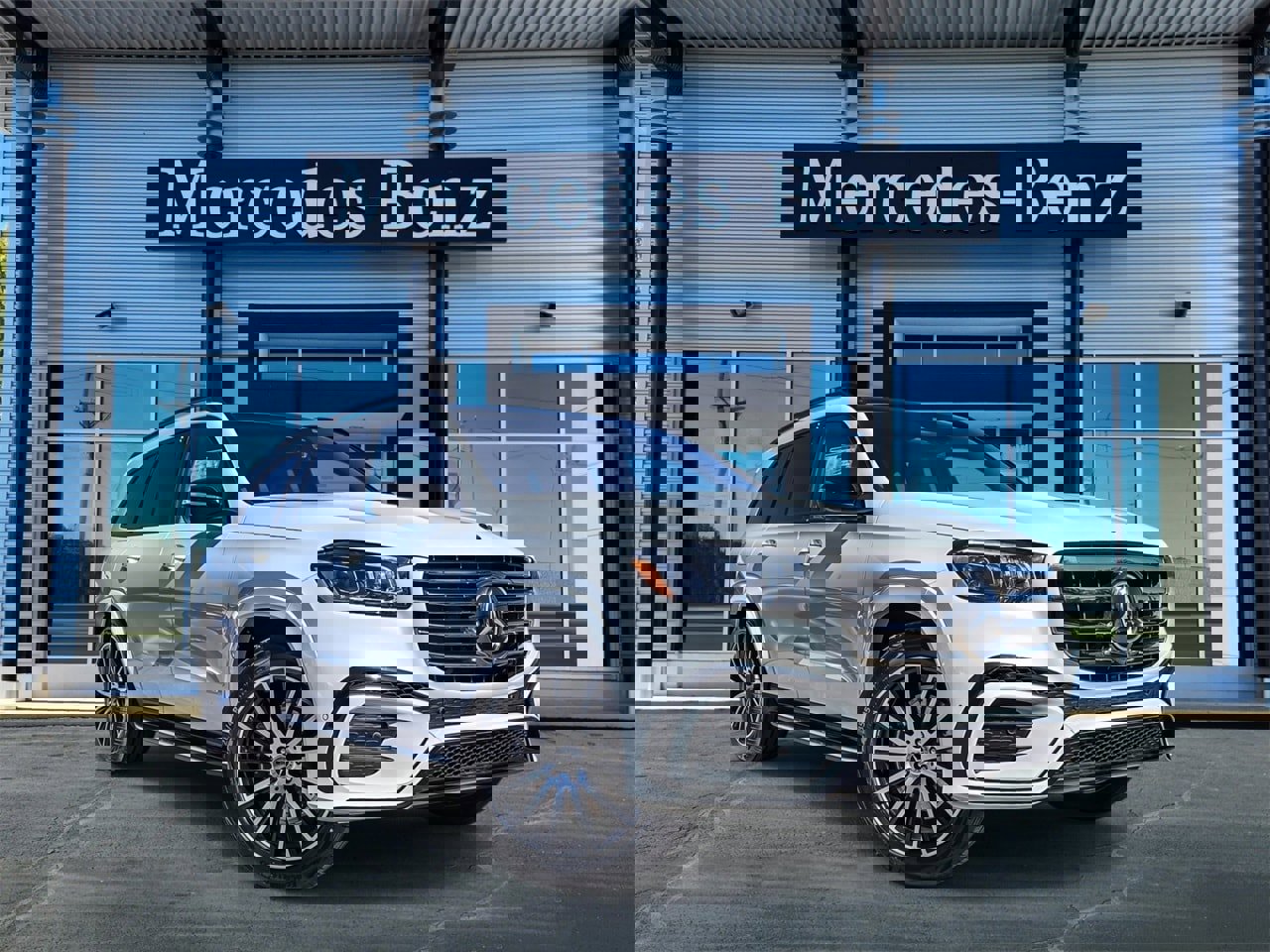 New 2026 Mercedes-Benz GLS 580 4MATIC