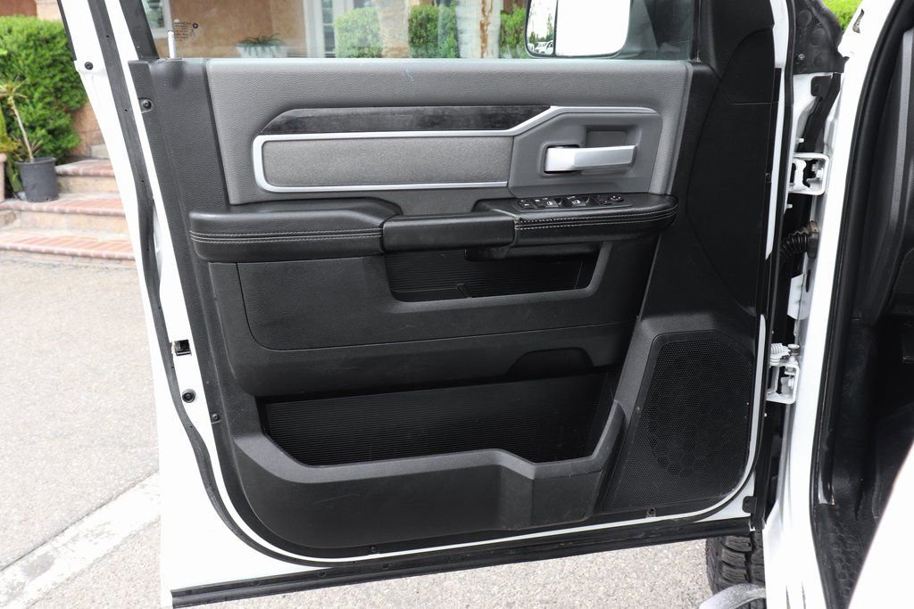 Used 2021 RAM 3500 Big Horn image 15