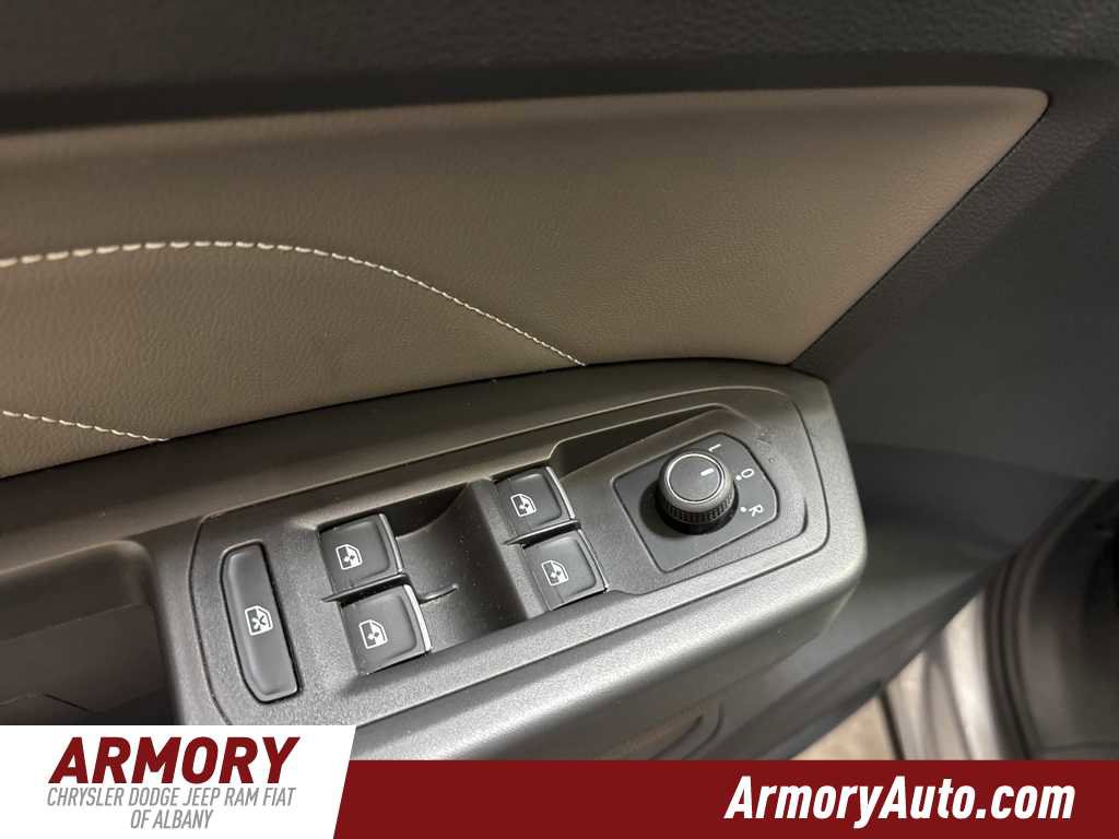 Used 2022 Volkswagen Atlas SE w/ Panoramic Sunroof Package image 9