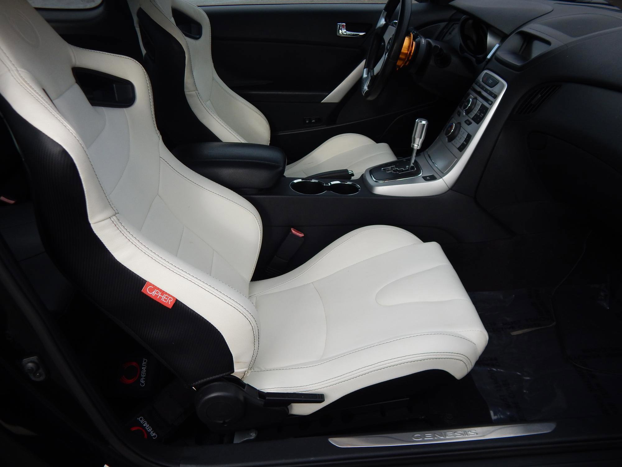 Used 2010 Hyundai Genesis 3.8 image 18