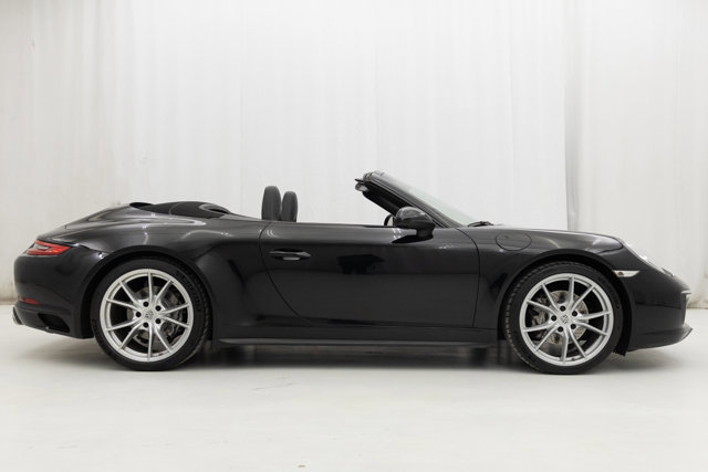 Used 2017 Porsche 911 Carrera 4 AWD/4WD image 2