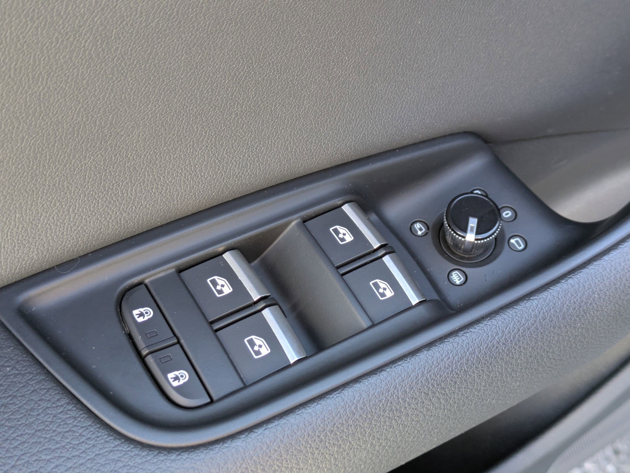 Certified 2019 Audi Q8 Premium w/ Convenience Package AWD/4WD image 10