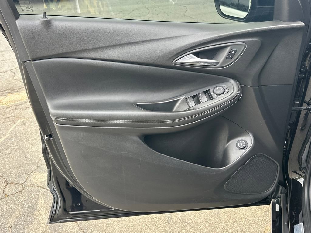 Used 2022 Buick Encore GX Select w/ Sport Touring Package image 11