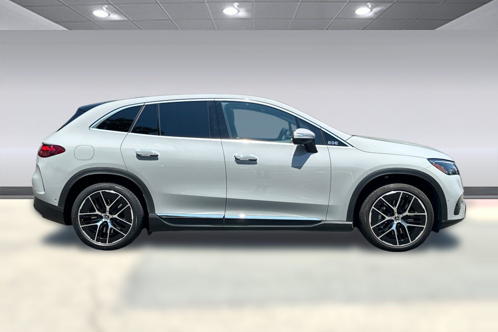 Used 2023 Mercedes-Benz EQE 350+ 4MATIC SUV image 7