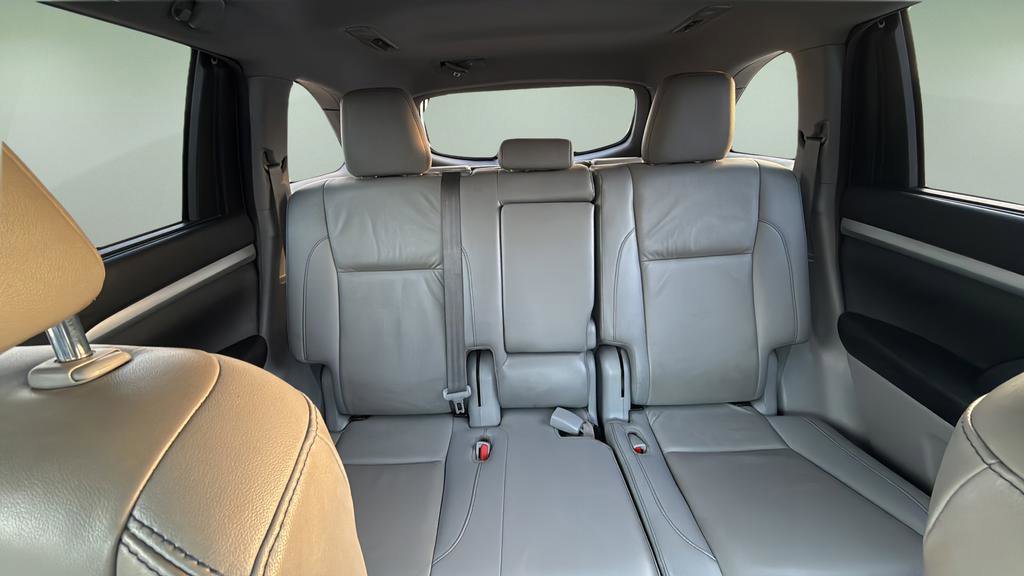 Used 2019 Toyota Highlander XLE image 11