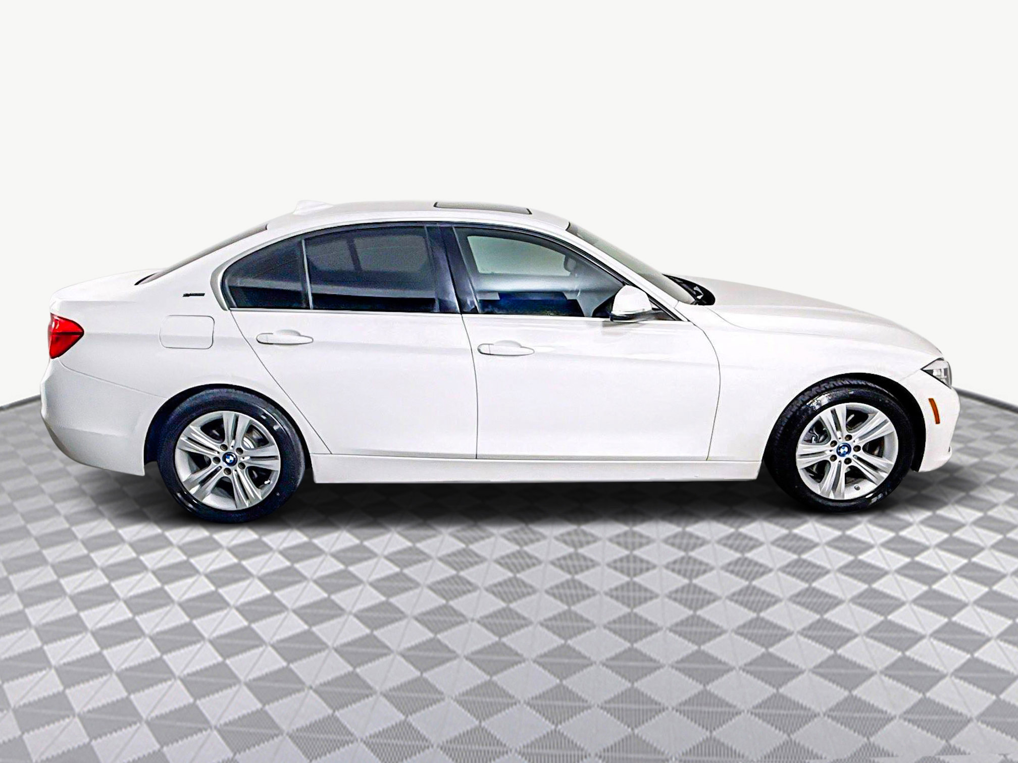 Used 2017 BMW 330e image 11