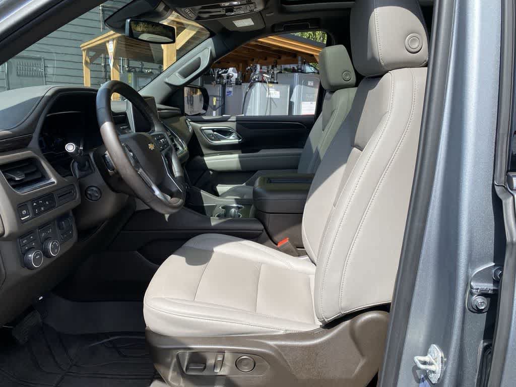 Used 2024 Chevrolet Suburban LT w/ LT Signature Package AWD/4WD image 13