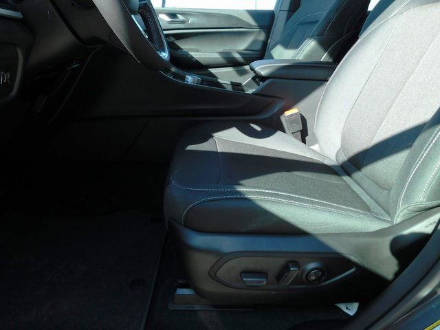 New 2026 Jeep Grand Cherokee Laredo w/ Trailer Tow Package image 12