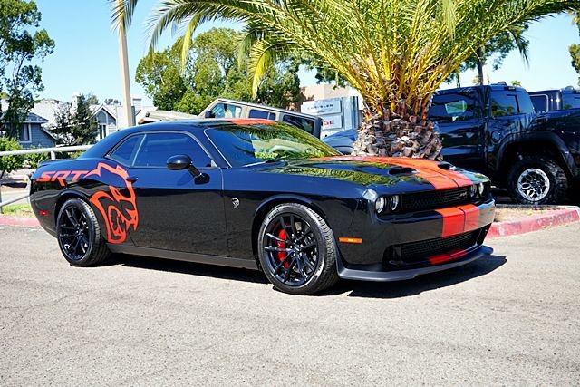 Used 2023 Dodge Challenger SRT Hellcat w/ Plus Package RWD image 6