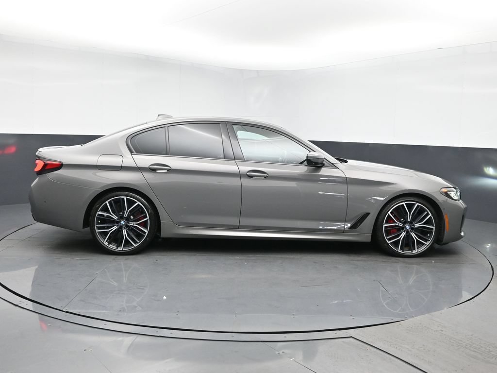 Used 2022 BMW M550i xDrive w/ Premium Package AWD/4WD image 3