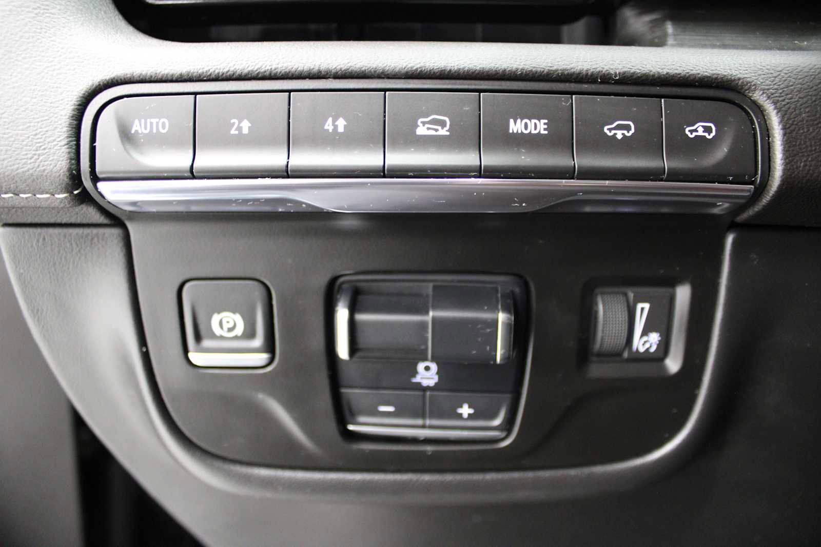 Certified 2024 Cadillac Escalade Sport w/ LPO, ONYX Package image 25