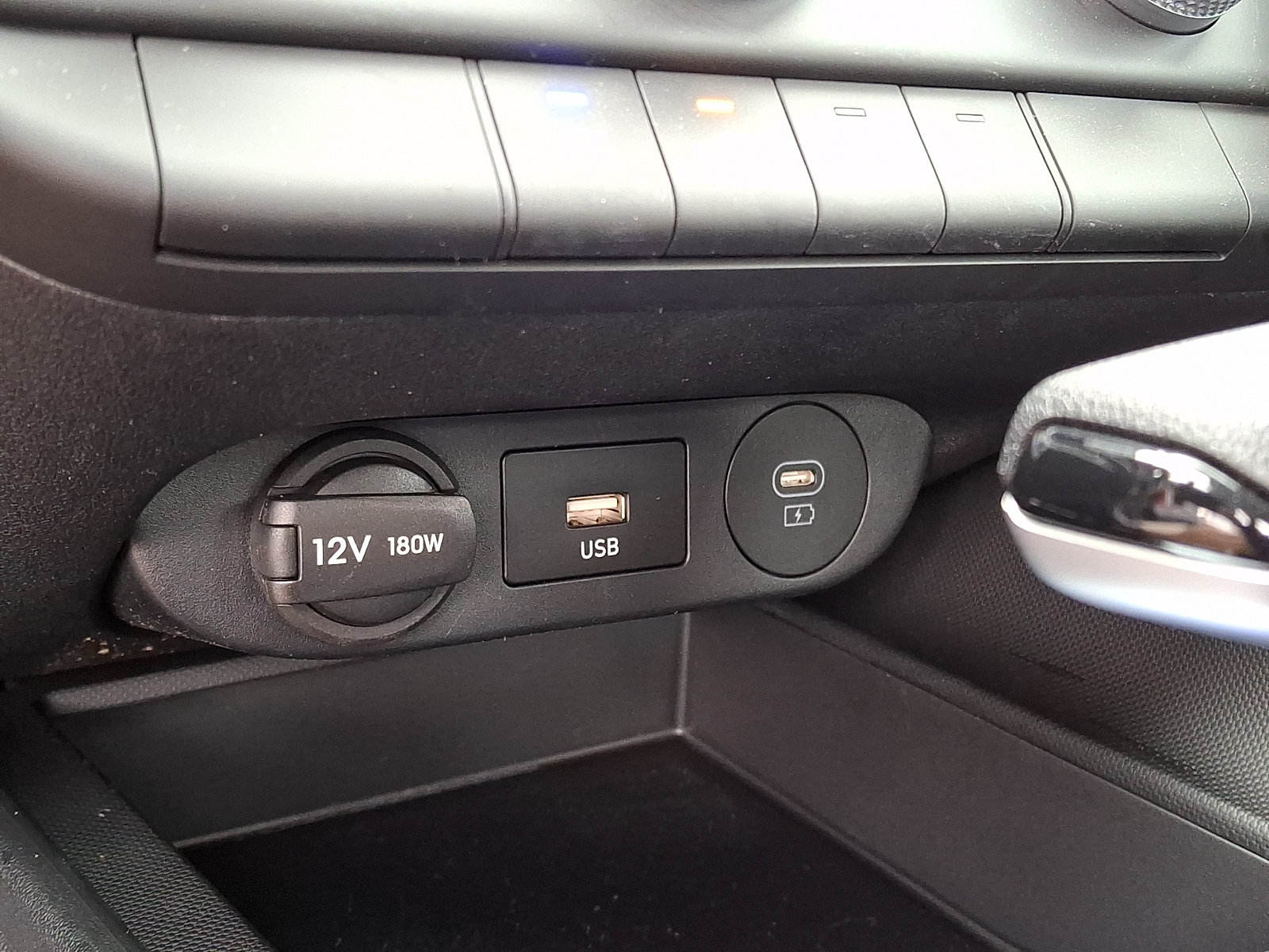 Used 2026 Hyundai Elantra SE FWD image 17