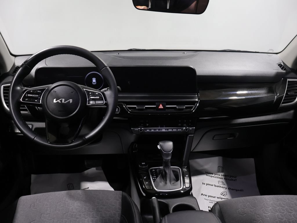 Used 2024 Kia Seltos S AWD/4WD image 17