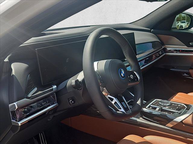 Used 2026 BMW i7 xDrive60 AWD/4WD image 2