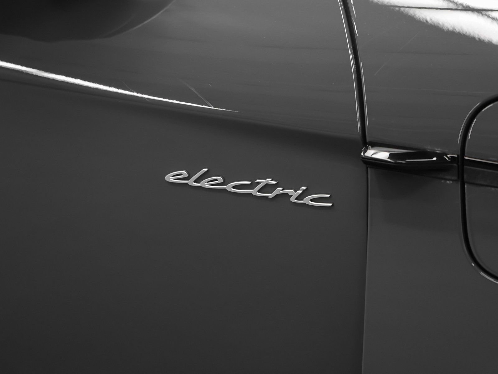 New 2025 Porsche Taycan image 19