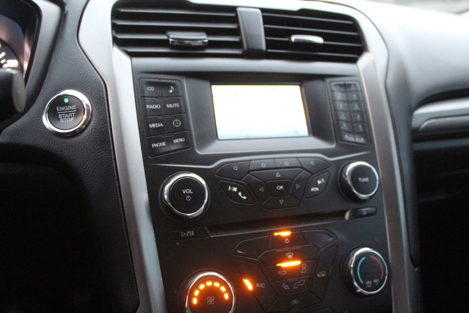 Used 2017 Ford Fusion S image 17