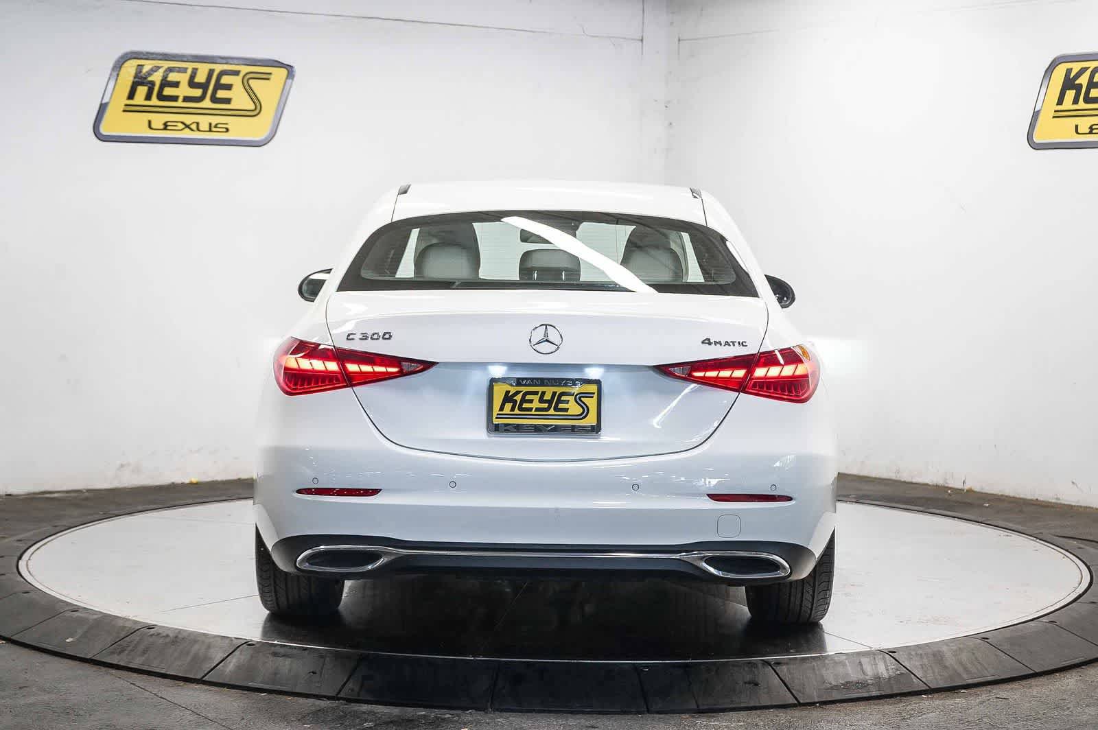 Used 2025 Mercedes-Benz C 300 4MATIC Sedan image 3
