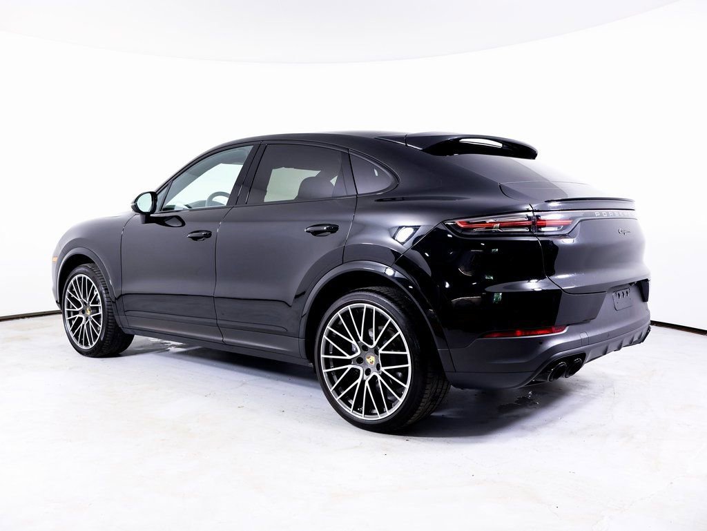 Certified 2023 Porsche Cayenne Coupe image 3