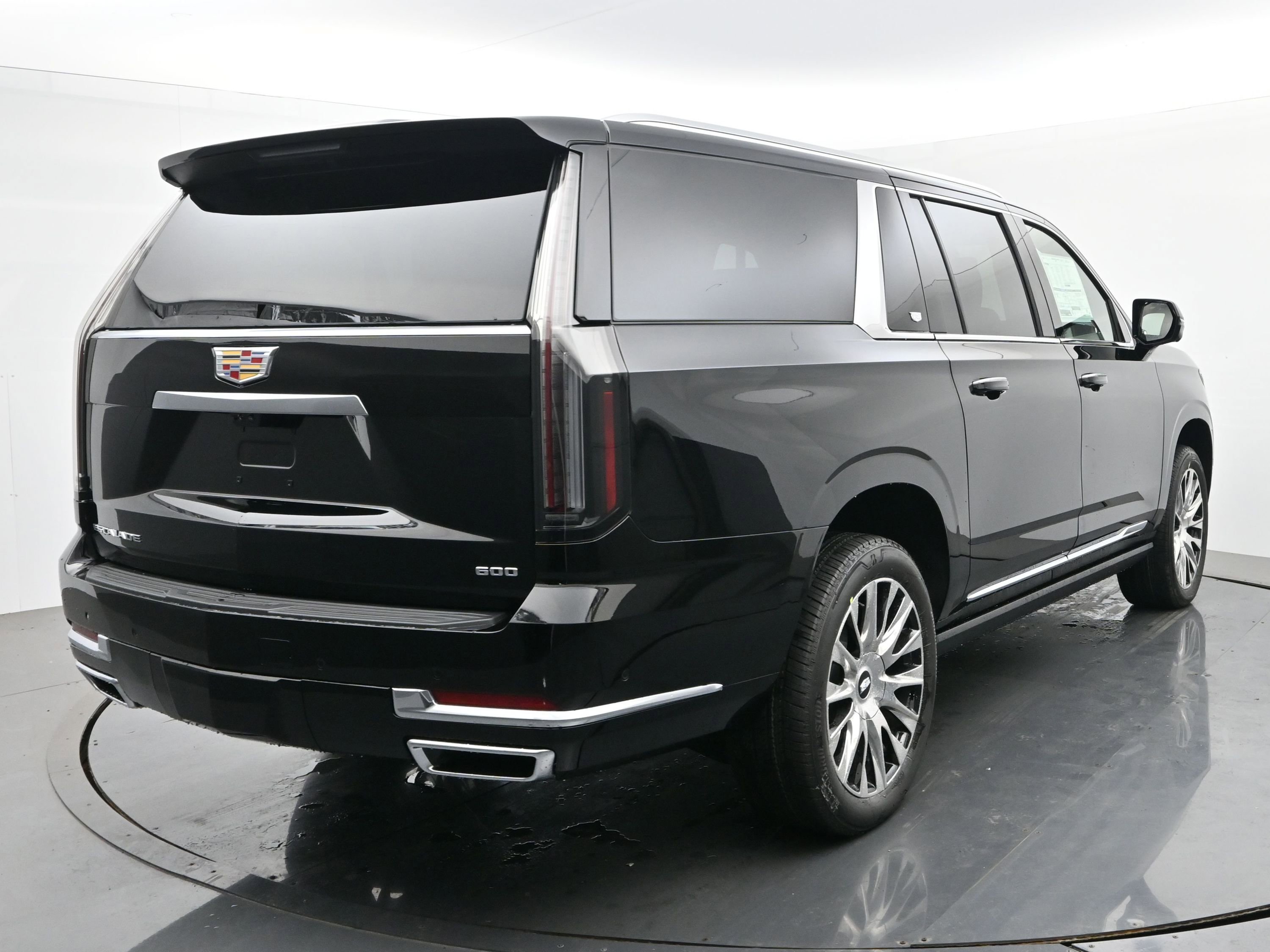 New 2026 Cadillac Escalade ESV Platinum Luxury w/ LPO, Floor Liner Package AWD/4WD image 5