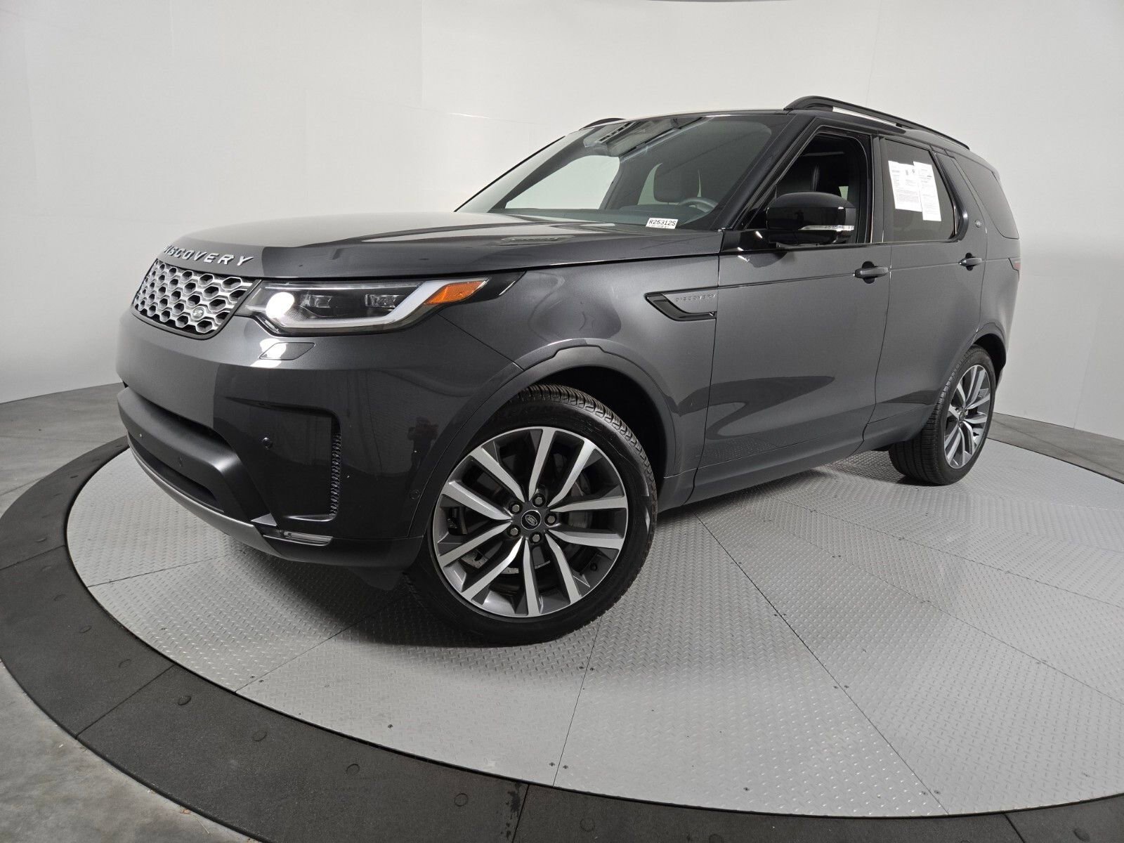 Used 2025 Land Rover Discovery S AWD/4WD image 1