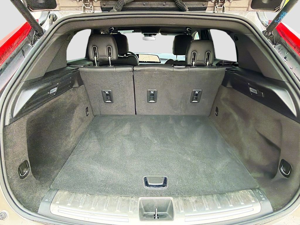 Used 2025 Cadillac XT4 Premium Luxury FWD image 25