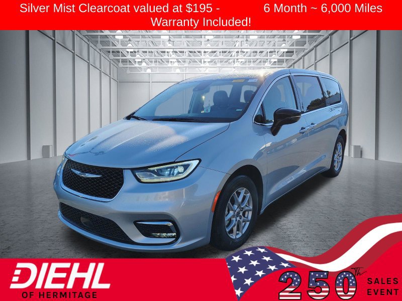 Used 2024 Chrysler Pacifica Touring-L
