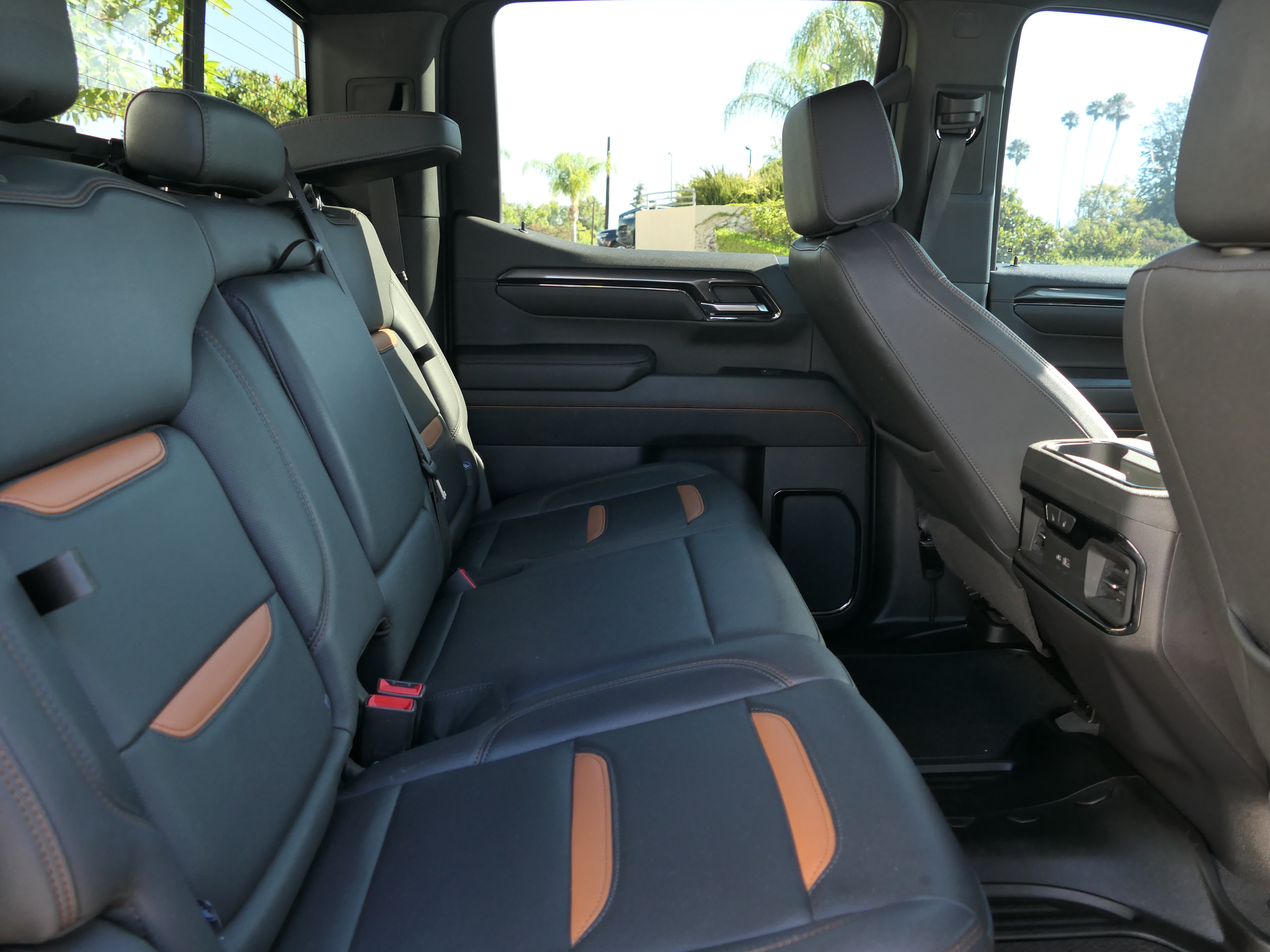 Used 2023 GMC Sierra 1500 AT4 w/ AT4 Premium Package AWD/4WD image 24