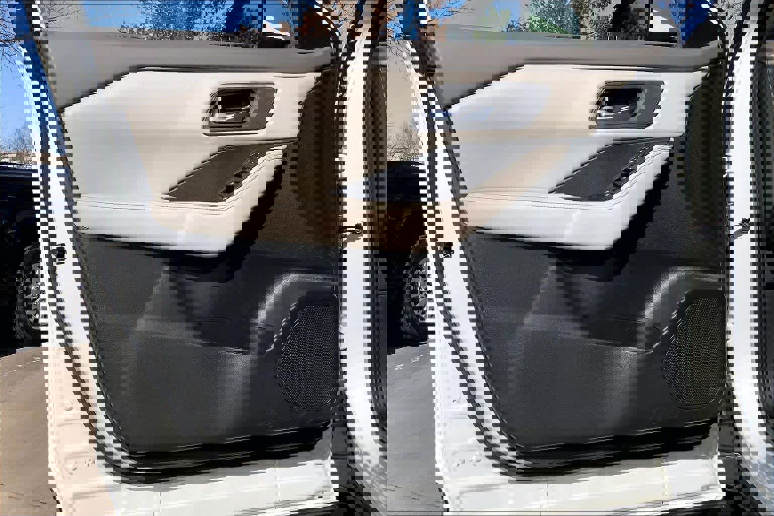 Used 2023 Nissan Rogue SV image 21