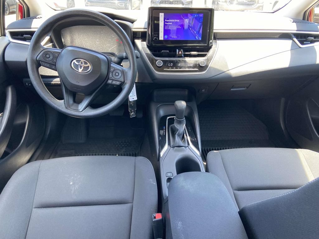 Used 2025 Toyota Corolla LE FWD image 10