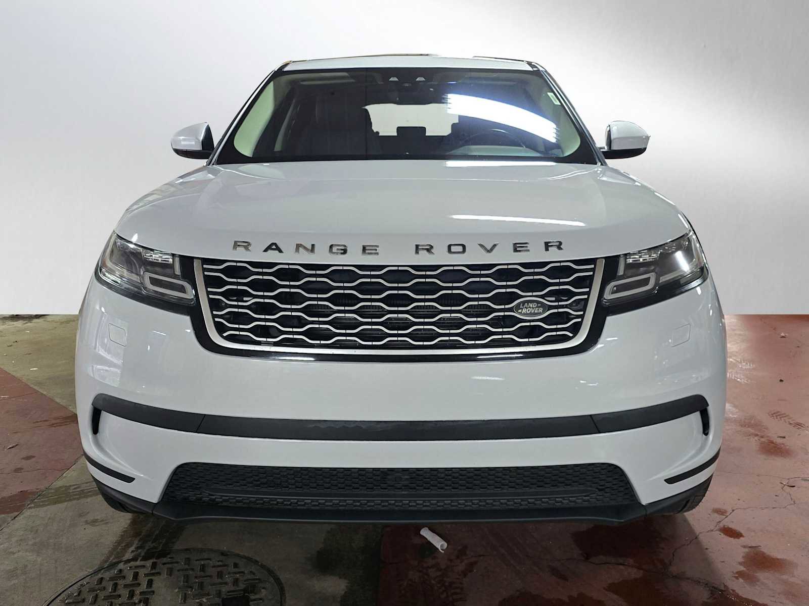 Used 2018 Land Rover Range Rover Velar S image 8