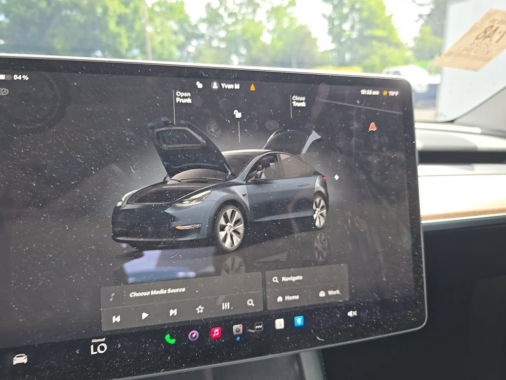 Used 2024 Tesla Model Y Long Range RWD image 2
