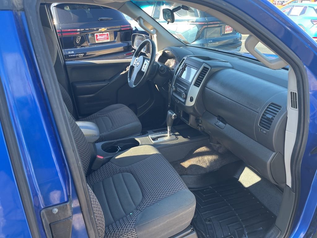 Used 2015 Nissan Frontier SV image 38