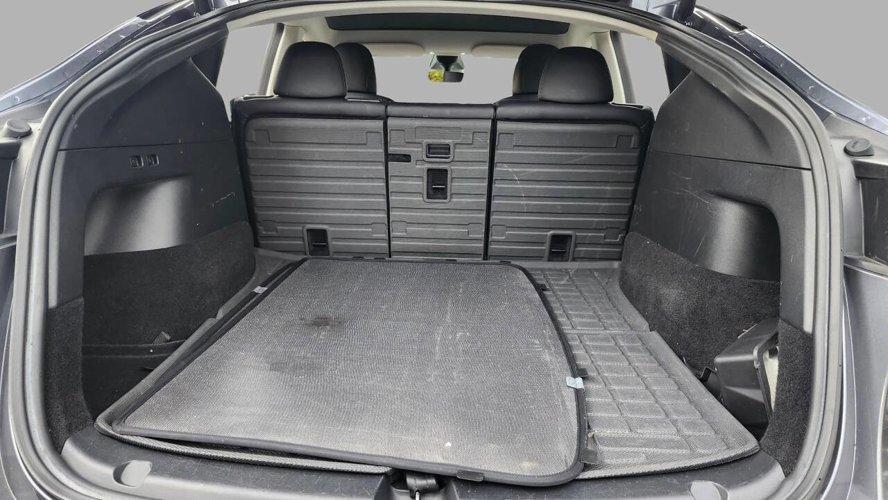 Used 2022 Tesla Model Y Long Range image 24