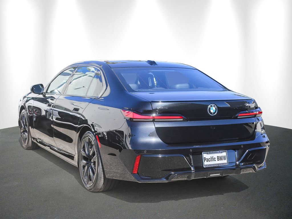Used 2026 BMW 750e xDrive w/ Premium Package AWD/4WD image 4