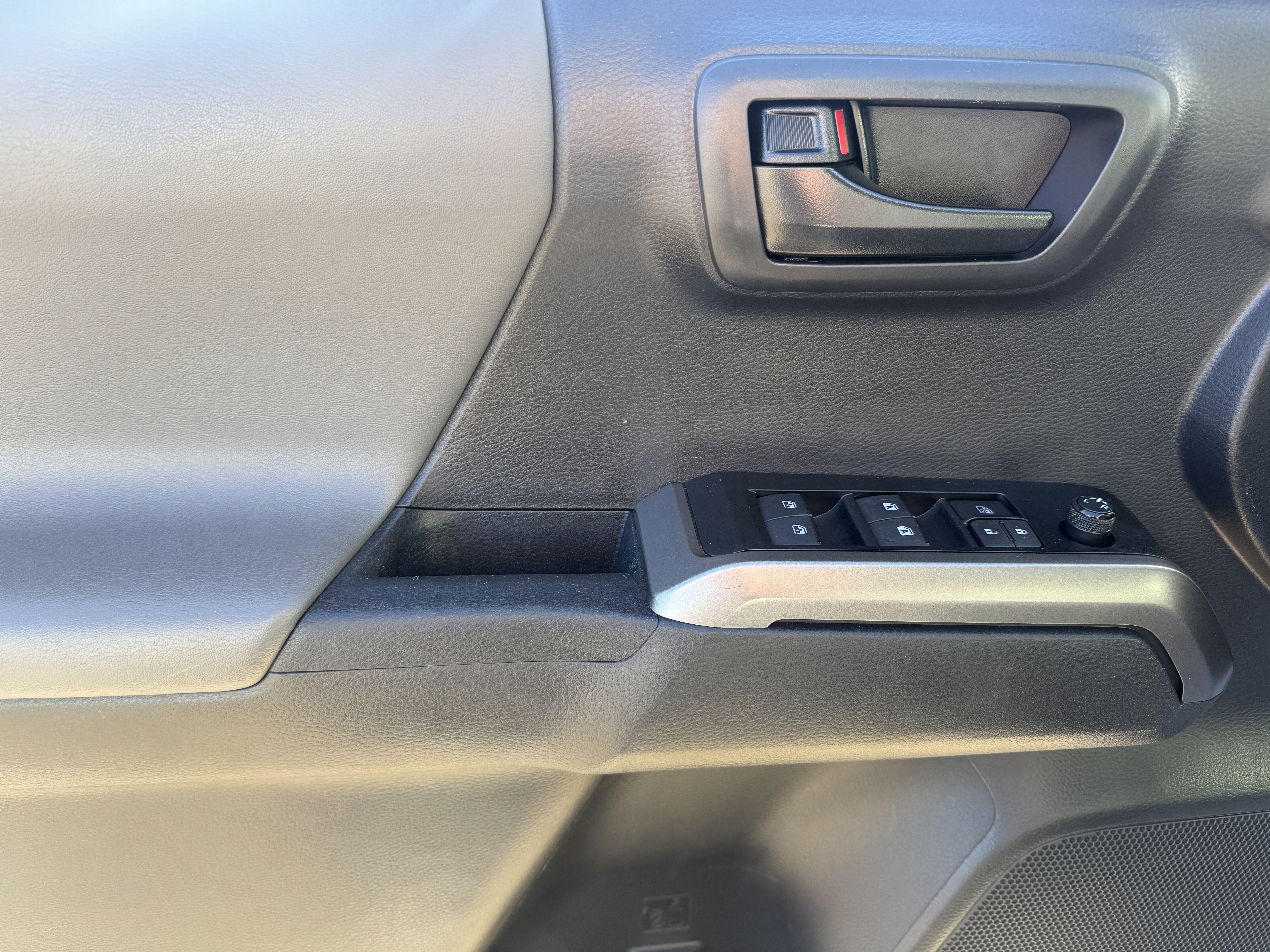 Certified 2023 Toyota Tacoma SR5 image 9