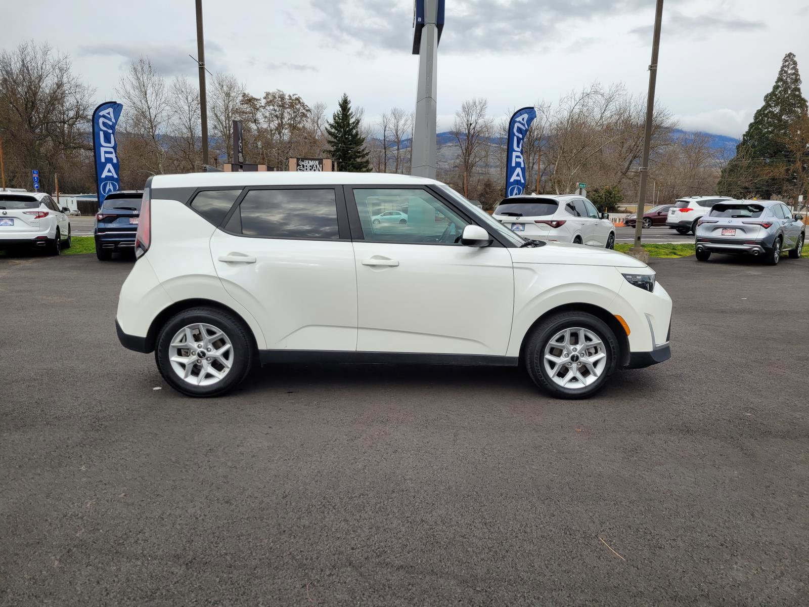 Used 2024 Kia Soul LX w/ Option Group 015 image 4