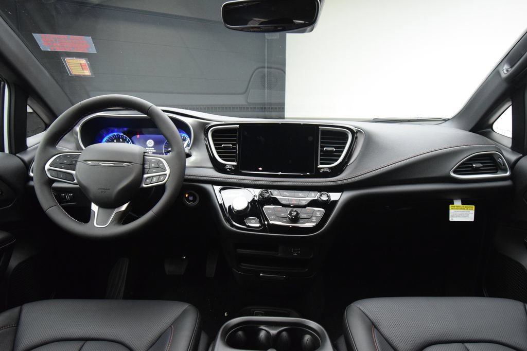 New 2027 Chrysler Pacifica Select FWD image 34
