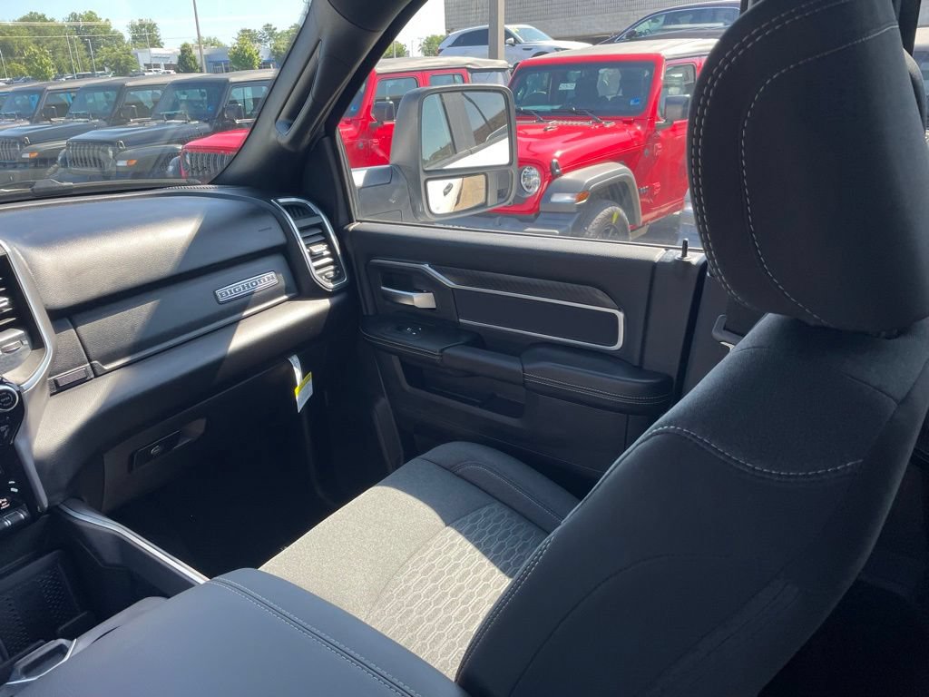 New 2026 RAM 2500 Big Horn AWD/4WD image 22