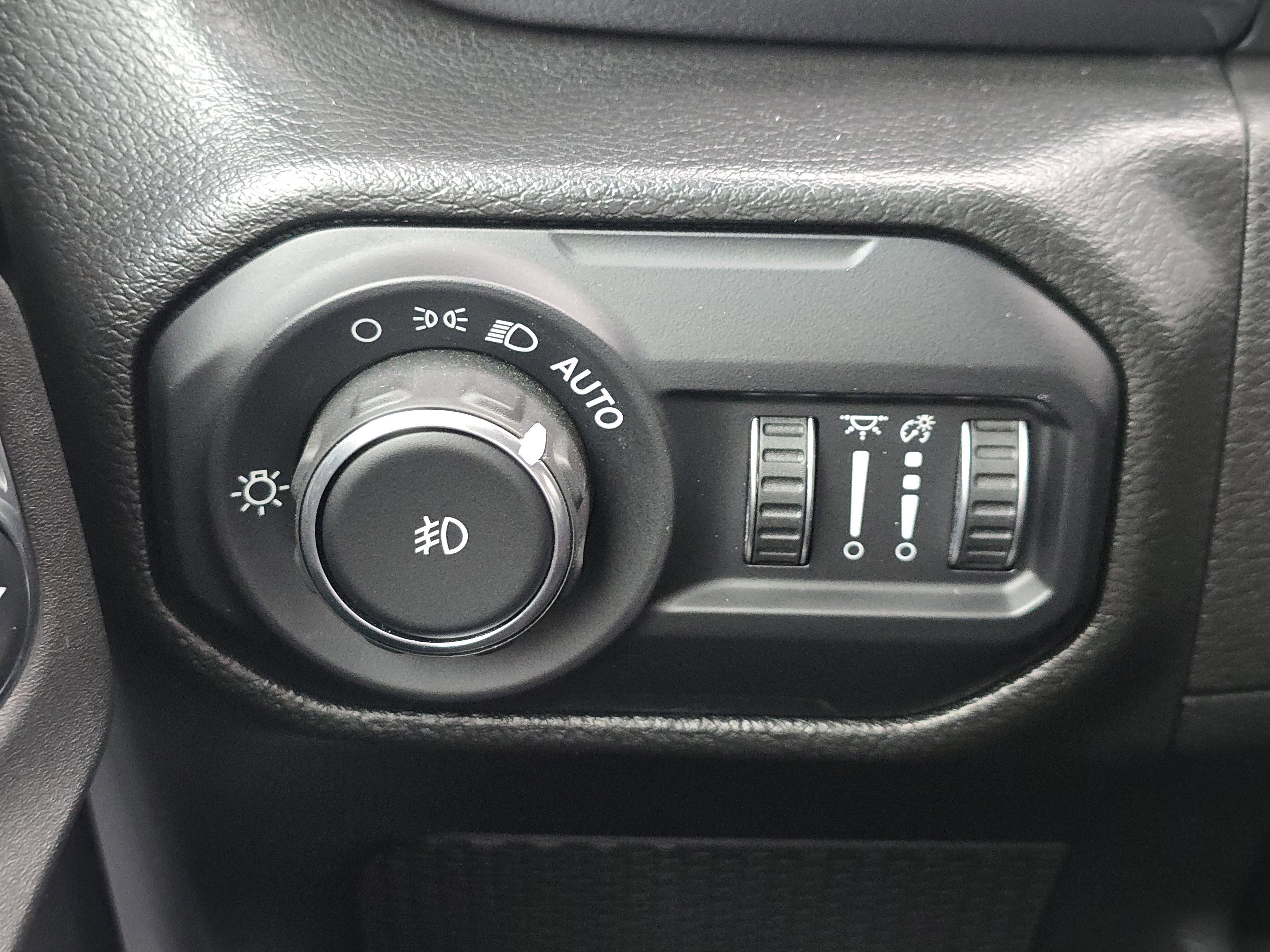 Used 2022 Jeep Wrangler Unlimited Sport image 26