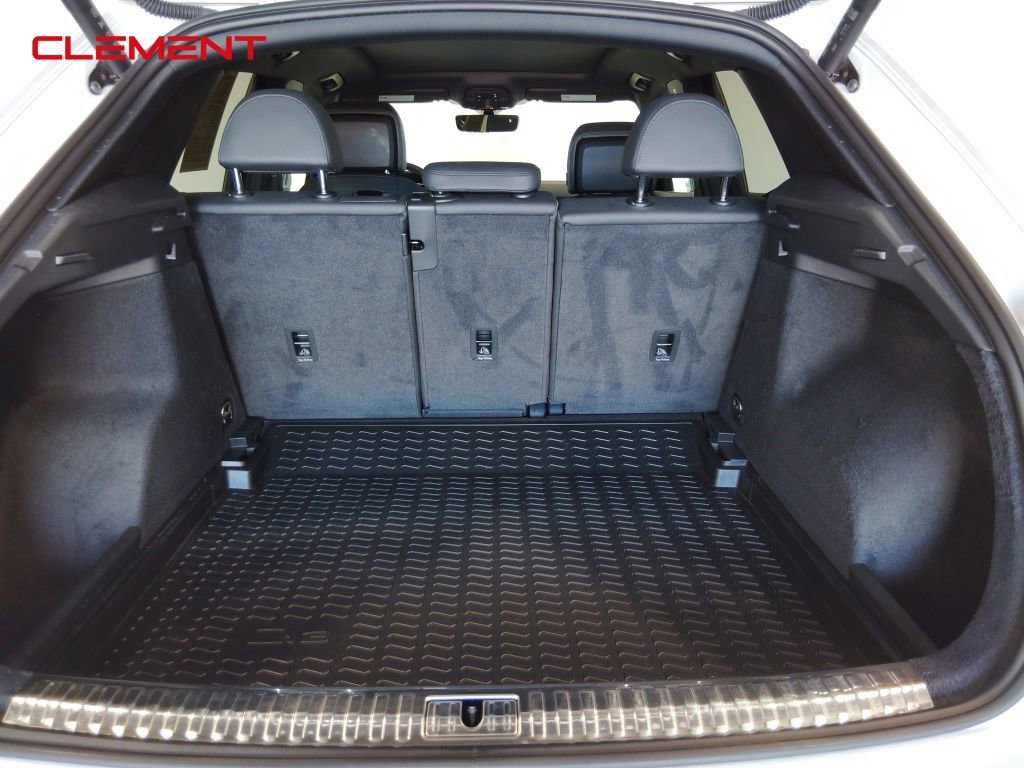 Used 2024 Audi Q3 2.0T Premium Plus w/ Premium Plus Package image 9