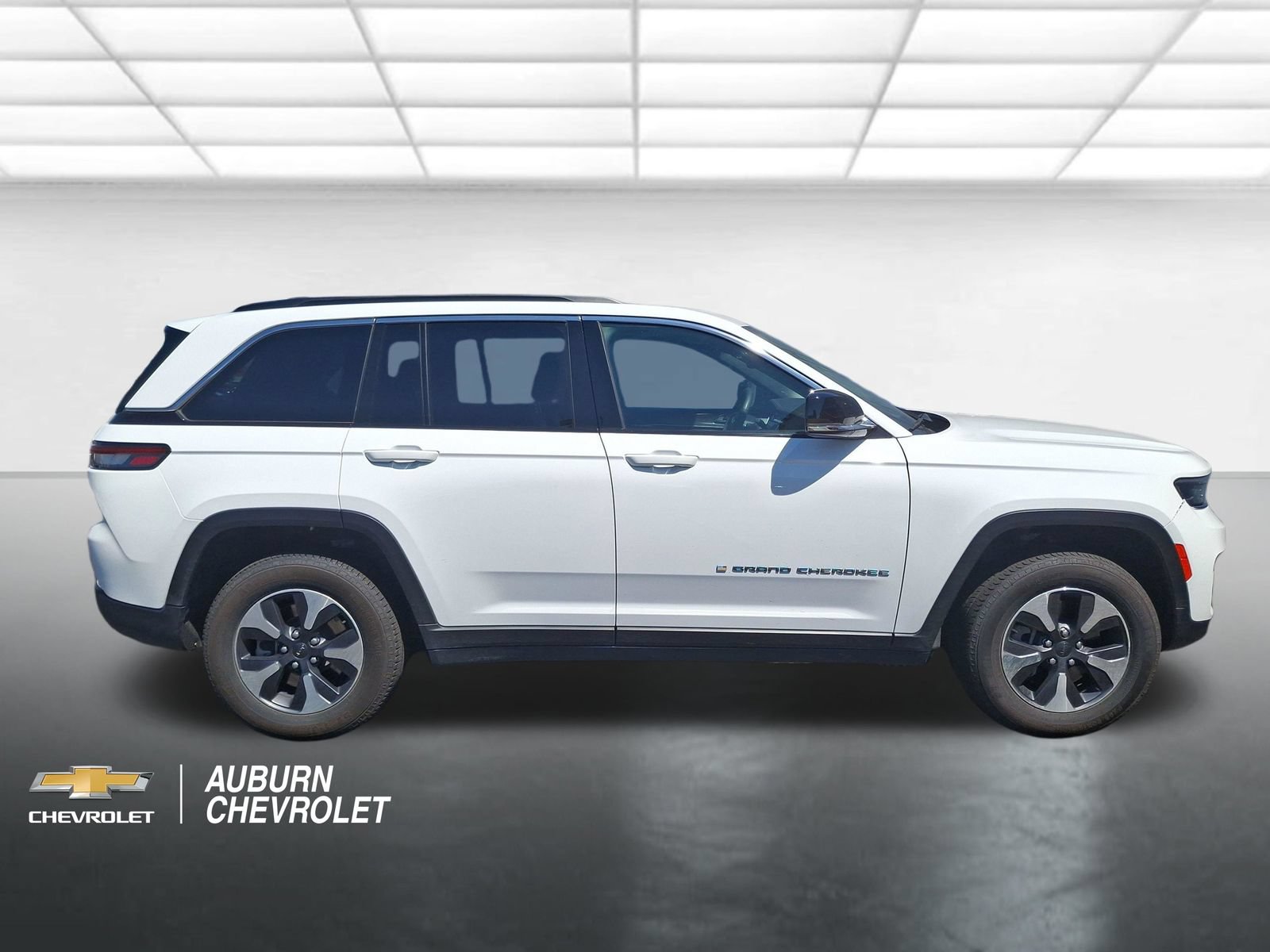Used 2024 Jeep Grand Cherokee Limited 4xe AWD/4WD image 2