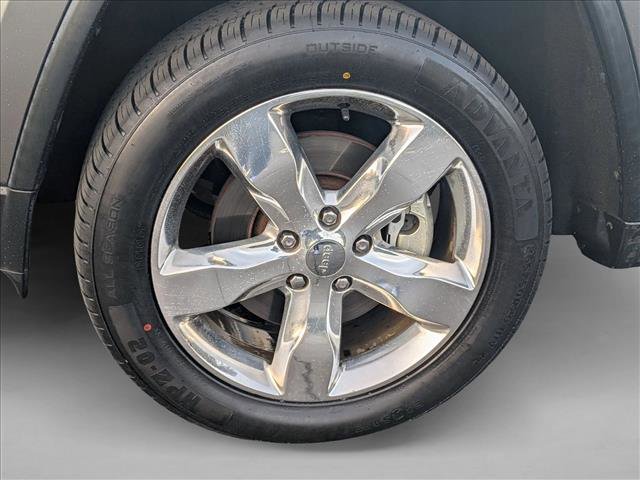 Used 2011 Jeep Grand Cherokee Overland Summit image 24