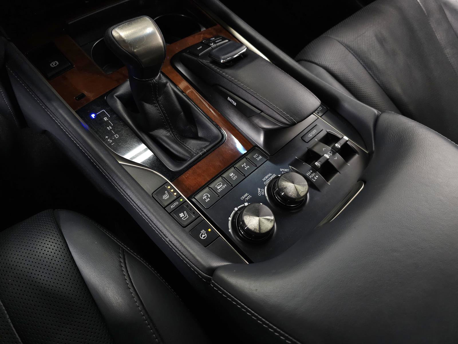 Used 2019 Lexus LX 570 4WD image 36