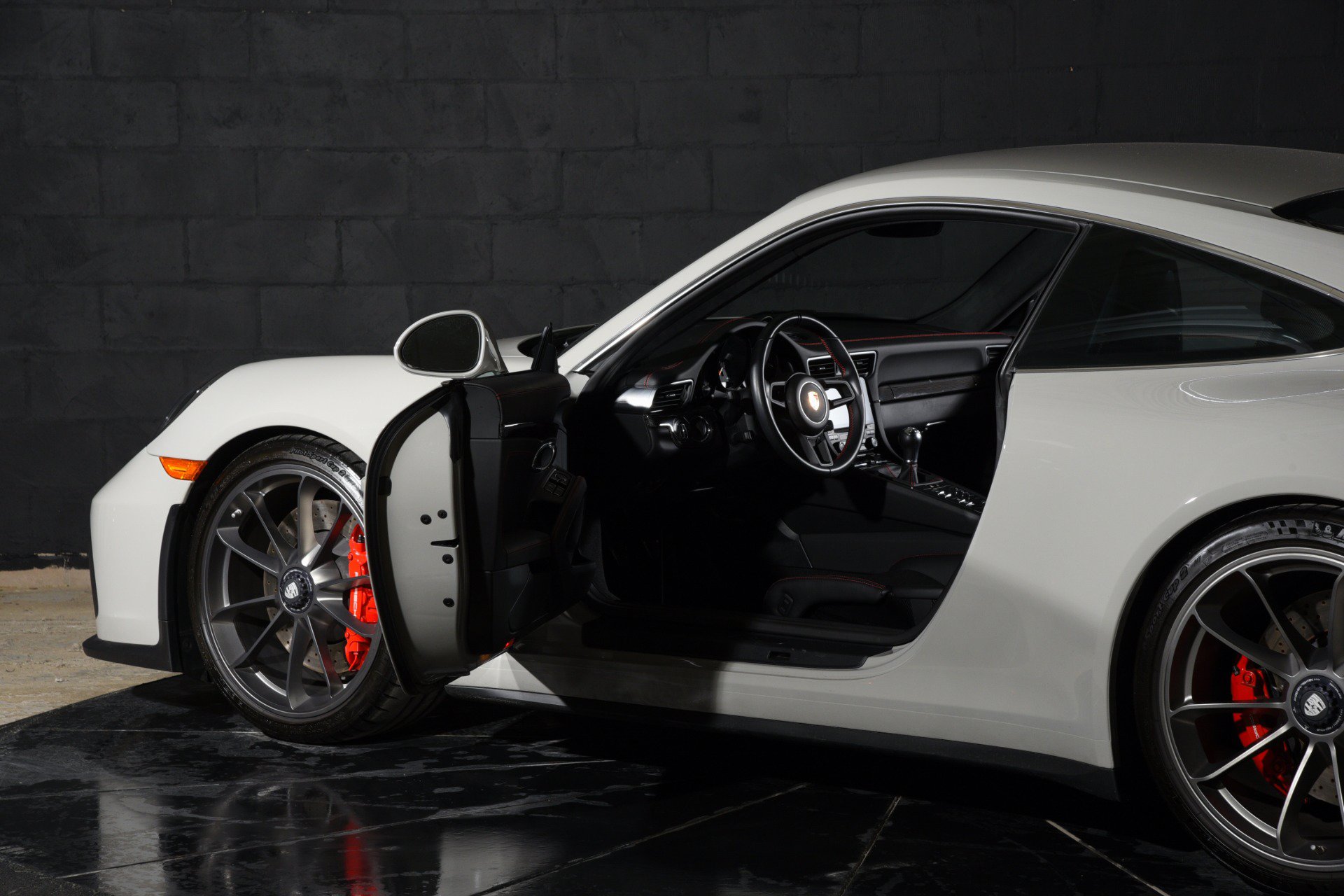 Used 2019 Porsche 911 GT3 RWD image 25
