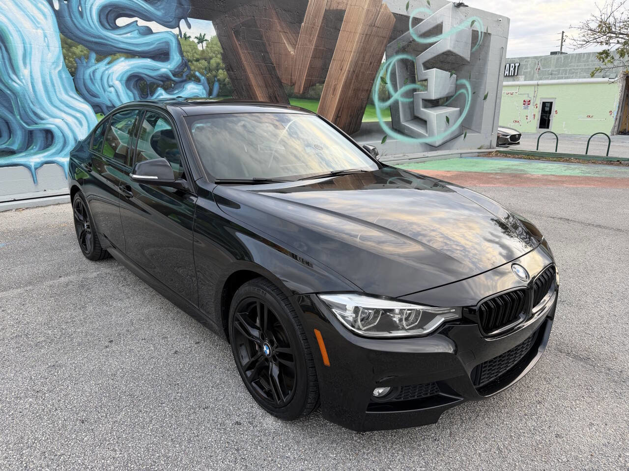 Used 2018 BMW 330i xDrive Sedan AWD/4WD image 5