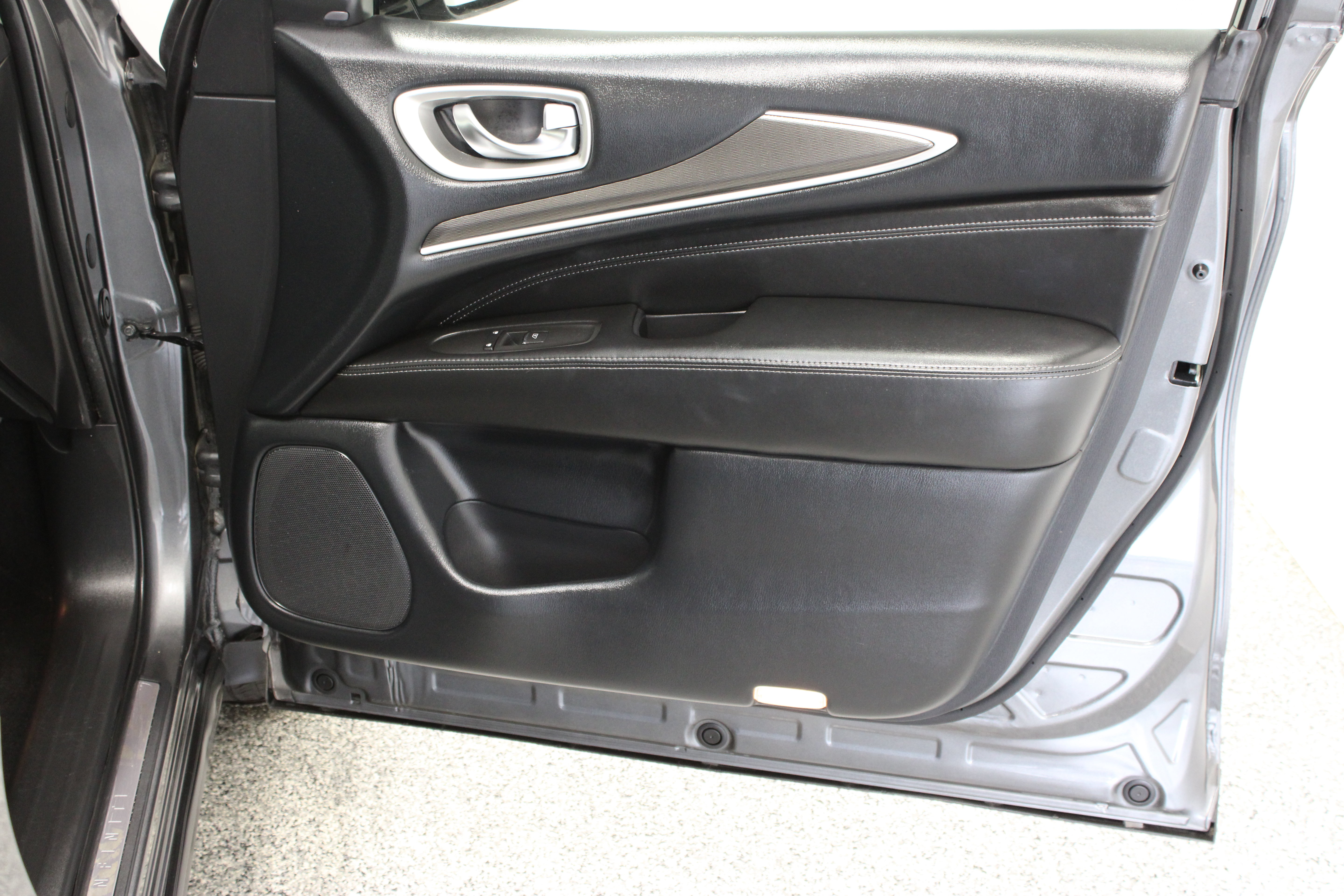 Used 2019 INFINITI QX60 Pure AWD/4WD image 39