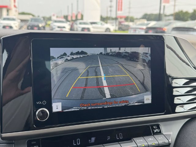 Used 2025 Toyota Camry LE w/ Convenience Package FWD image 17