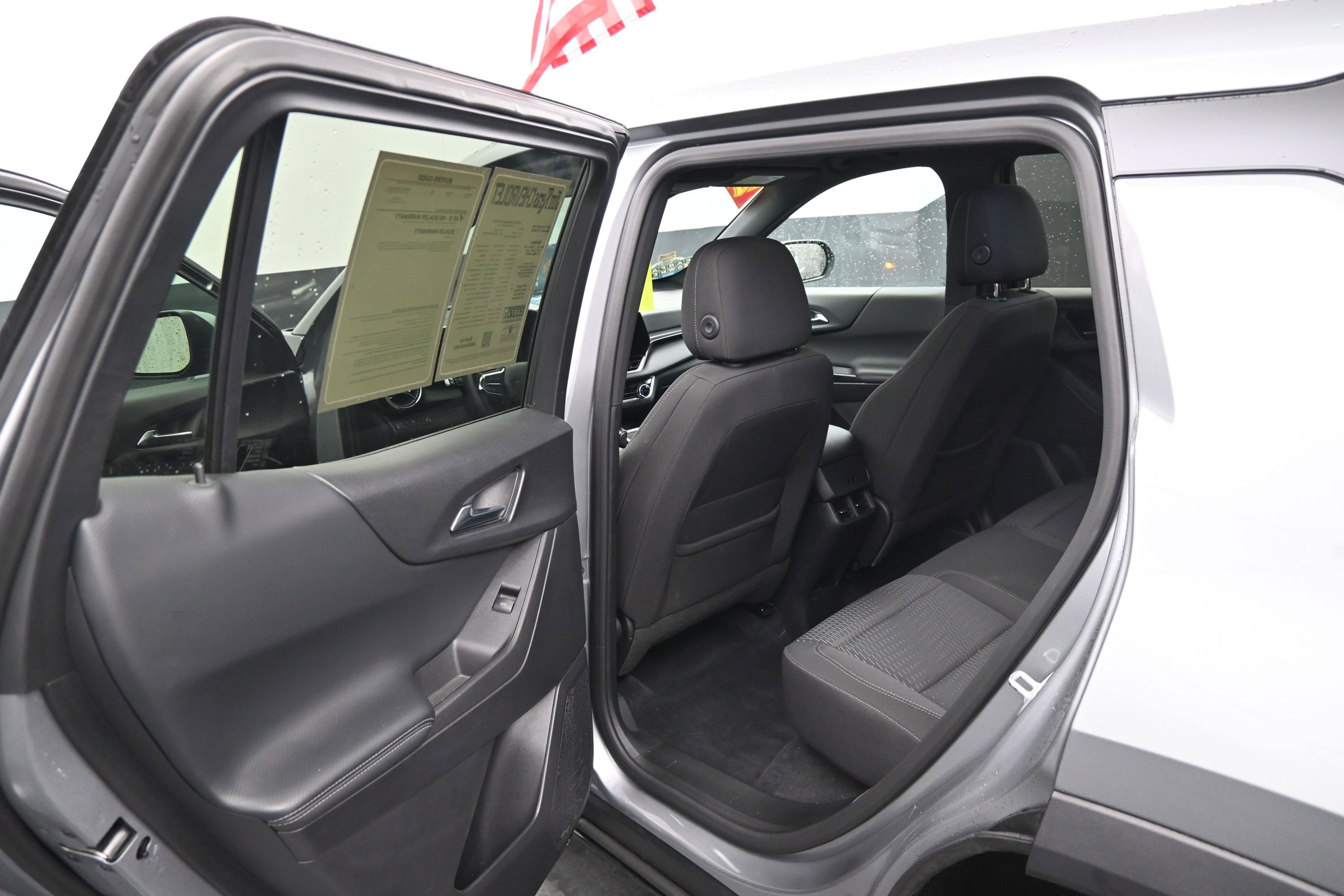 Used 2025 Chevrolet Equinox LT FWD image 17