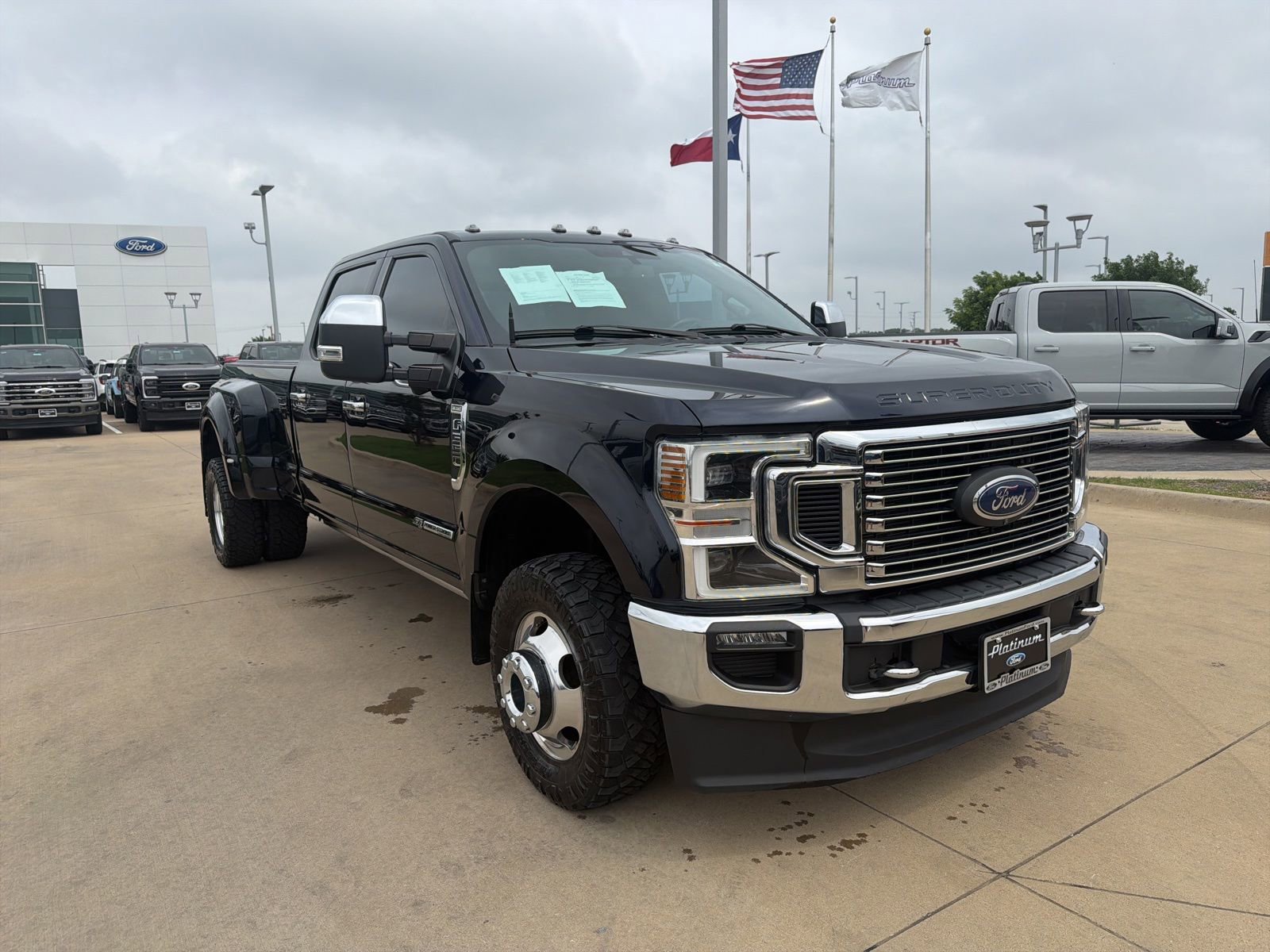 Used 2021 Ford F350 King Ranch w/ King Ranch Ultimate Package AWD/4WD image 8