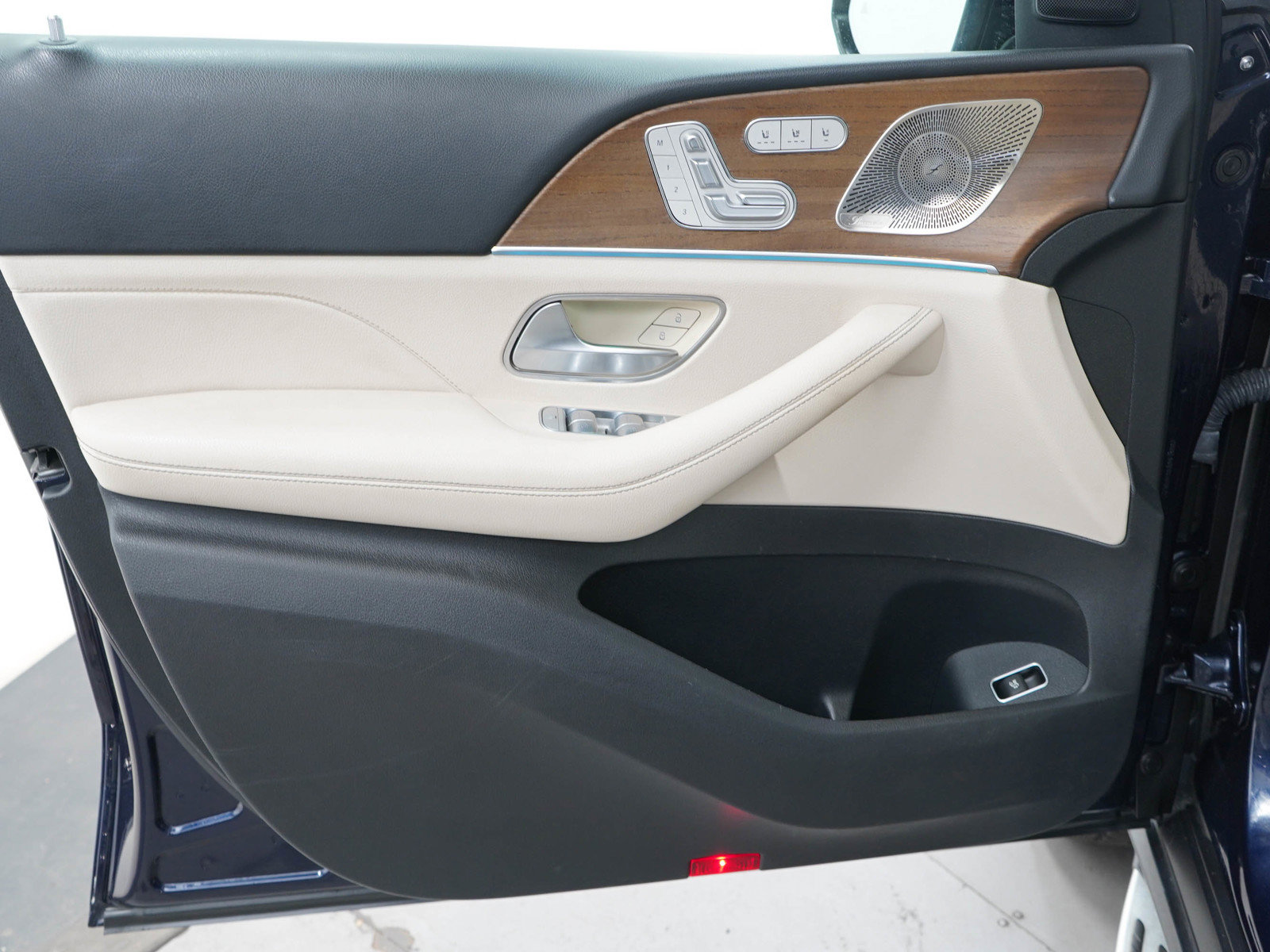 Used 2022 Mercedes-Benz GLS 450 4MATIC image 20